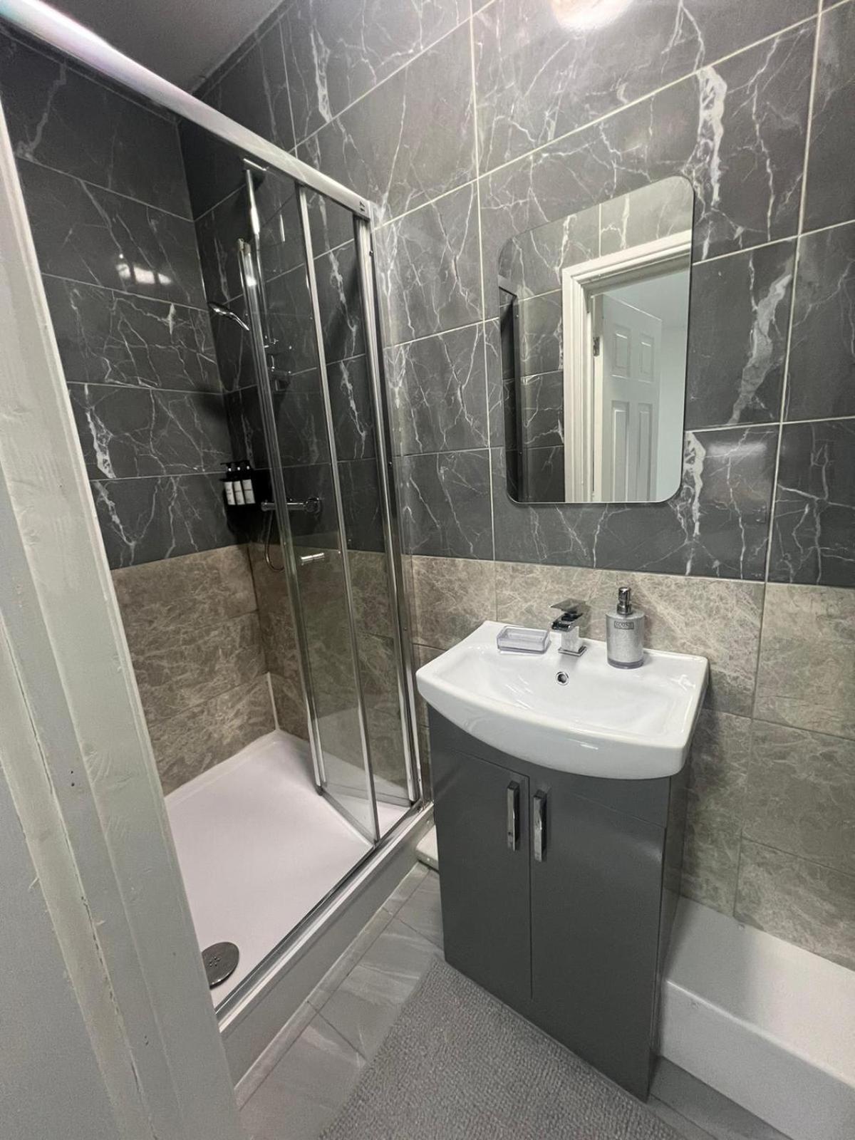 Luxury In Luxury Out Apartment *